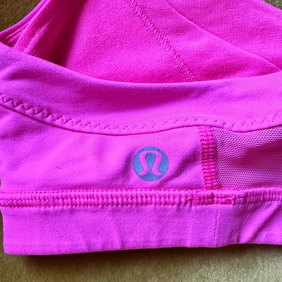 💕 hot pink Lululemon sprint bra size 6 - Picture 3 of 4